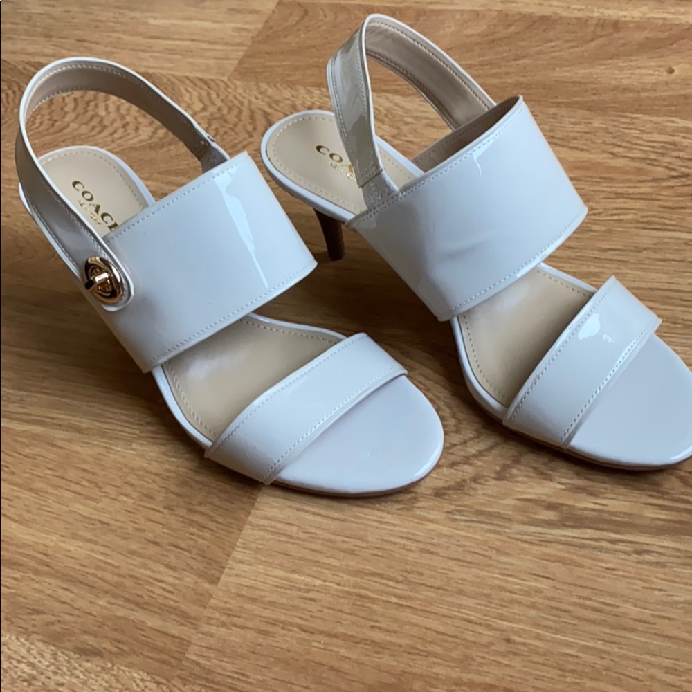 Dress shoes